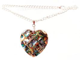 Mozaikos szív alakú paua kagyló függő láncon / paua pendant with necklace