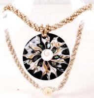 Paua kagyló gyöngyház mozaik függő gyöngysorral/ paua pendant with necklet