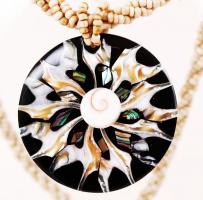 Paua kagyló gyöngyház mozaik függő gyöngysorral/
paua pendant with necklet
