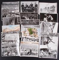 1936 Berlin, Fotógyűjtemény az olimpiáról (Sammelwerk Nr. 13, Nr. 14), hátoldalukon német nyelvű leí...