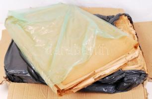 1930-1940 Sok száz újság: Magyar Hírlap, Magyar Nemzet, Pesti Hírlap, Magyarság, teli érdekes cikkek...