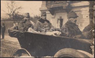 1916 Kövess tábornok automobilban. Hivatalos fotó cenzúrával 18x24 cm