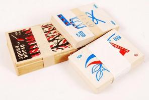 cca 3000 db külföldi és magyar gyufacímke kötegelve /
match label collection