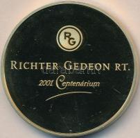 Kósa István (1953-) 2001. Richter Gedeon centenárium "Egészséges fejlődés a jövő nemzedékéért" aranyozott ffém emlékérem (42,5mm) T:PP Dísztokban