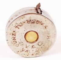 Dunai Tömegcikkipari Vállalat, Vác, fém mérőszalag, rozsdafoltokkal