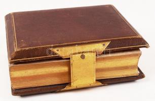 Bőrkötéses, rézcsatos régi fotóalbum, keményhátú képekhez, 100 fotóhoz, 13x16 cm