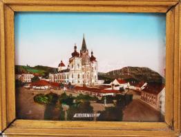 Gyöngyház berakásos, színezett, keretezett kép Mariazellről, 23x18 cm