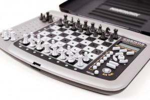 Casparov elektronikus úti sakkgép / Chessa automatic machine