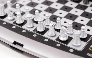 Casparov elektronikus úti sakkgép / Chessa automatic machine