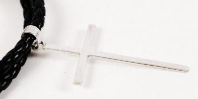 Bőr nyaklánc jelzett ezüst feszülettel / Leather necklace with silver pendant