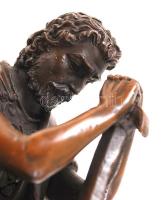 Görög harcost ábrázoló francia bronz szobor, márvány talapzaton / Brionze statue on marble 23 cm