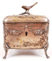 cca 1900 Ezüst (Ag.), belül aranyozott cukordoboz FS mesterjelzéssel, dianás jelzéssel zárral (kulcs nélkül) / Silver candy box, with hallmark 450 g