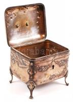 cca 1900 Ezüst (Ag.), belül aranyozott cukordoboz FS mesterjelzéssel, dianás jelzéssel zárral (kulcs...