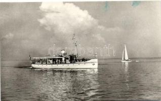 Balaton - hajók: 15 db modern képeslap / Lake Balaton - ships: 15 modern postcards