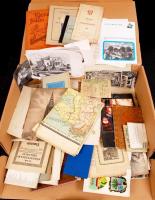 Óriási nyomtatvány tétel az 1800-as évektől, fotók, okmányok és nyomtatványok sok érdekességgel.