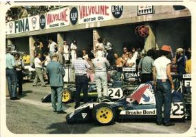 30 db modern, autó motívumú képeslap / 30 modern, car motive cards