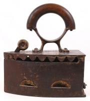 Régi öntöttvas szenes vasaló/ Vintage coal iron, 22x20x10cm