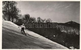 Budapest XII. Normafa, téli sportélet, síelő