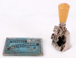 Régi fanyelű sorszámozó és fém dobozos festékpárna
