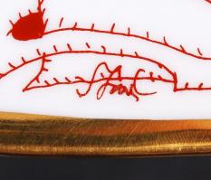 Hollóházi Száz Endre tervezte hegedű, kézzel festett, jelzett, hibátlan, hiányos, h:59 cm