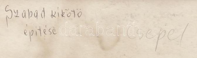 cca 1930-1933 A csepeli szabad kikötő építése, a kép egy helyen foltos, hátoldalán feliratozva, 13x1...