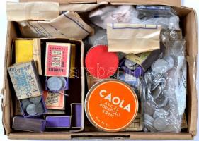 3,2kg-os fémpénz gyűjtemény régi gyufaskatulyákba is rendezve évszámokkal, magyar és külföldi pénzek...