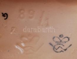 Hummel-Goebel kisfiú nagybőgővel, kézzel festett, jelzett, hibátlan, m:15 cm