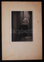 cca 1930-1940 Belvárosi fotóműhely (Marsowszky Elemérné, azaz fotó Ada) műtermi felvétele Szentpál O...