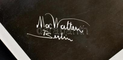 1947 Ma. Walten (Berlin): Egerváry Bea balerina, a modell dedikációjával, aláírásával, 29x23 cm