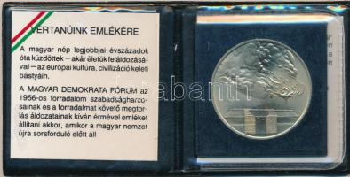 Csikszentmihályi Róbert (1940-) 1989. &quot;1956-1989 Vértanúink emlékére&quot; MDF alpakka emlékérem T:BU eredeti csomagolásban, tanúsítvánnyal