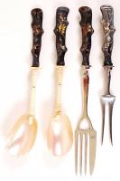 Szecessziós ezüst (Ag.) nyelű tálalóeszközök (4d), kettő csont nyelű kagylóhéj végű, hibásak, pótolt...