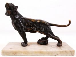 Cca 1930 tigris, bronz, márvány talapzaton, jelzés nélkül, m:15 cm, h:23 cm