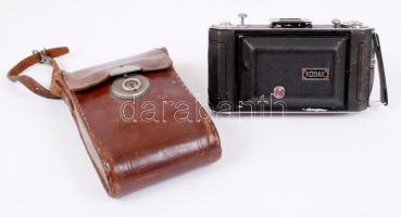 Kodak fényképezőgép, bőrtokban, 16,5×10 cm