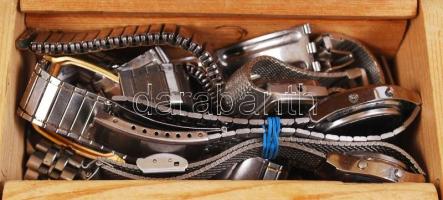 Nagy óra tétel: órák és tartozékok, 3 utazóóra, 2 vekker, 1 kvarcóra (jó állapotban, működőképes), t...