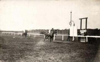 Lóverseny, Debrecen 1927 / Horse racing in Debrecen, 1927. photo (EK)