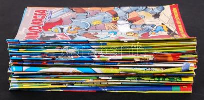 Több mint 20 db Donald Kacsa magazin, kisebb gyűrődéssel, szakadással