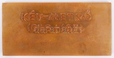 R. Kiss Lenke (1926-2000): KÉV-METRO 25. éves évforduló plakett, bronz, jelzés nélkül, 7×14 cm