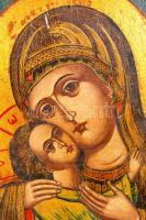 Stoian Iliev: Mária a kis Jézussal. Tempera, fa, jelzett hátul, apró lepattanással, faragott keretbe...