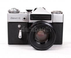 Zenit E fényképezőgép hozzávaló Cajka vakuval / camera