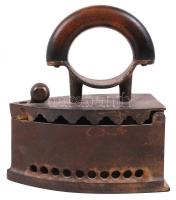 Régi 4-es méretű szenes vasaló szép állapotban / Vintage iron 23x20 cm