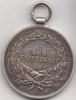 1917. &quot;Károly Ezüst Vitézségi Érem II. osztály&quot; kitüntetés mellszalag nélkül. Szign.: Kautsch (30mm) T:2- &lt;br/&gt;Hungary 1917. &quot;Silver Medal for Bravery II class&quot; decoration without ribbon Sign.: Kautsch C:VF