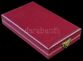 1979. Munka Érdemrend Bronz fokozata Br zománcozott kitüntetés miniatűrrel és szalagsávval dísztokba...