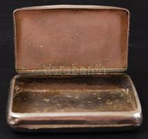 Gravírozott fém dobozka, 9x6 cm