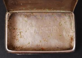 Gravírozott fém dobozka, 9x6 cm