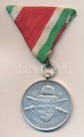 1939. "Magyar Kis Ezüst Vitézségi Érem" ezüstözött bronz. Szign.: BERÁN L. nem eredeti sza...