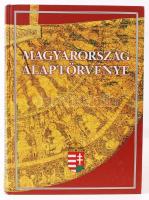 Magyarország alaptörvénye (2012. január 1.). Magyar Közlöny Lap- és Könyvkiadó Kft. Bp., 2012. Képekkel illusztrált, kiadói kartonált kötés, jó állapotban.