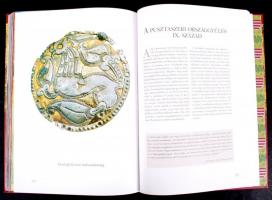 Magyarország alaptörvénye (2012. január 1.). Magyar Közlöny Lap- és Könyvkiadó Kft. Bp., 2012. Képek...