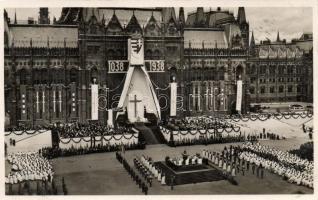 Budapest - 5 db régi városképes lap: 1938 Szent István év, XXXIV. Nemzetközi Eucharisztikus Kongress...