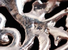 Áttört mintájú ametiszttel díszített ezüst (Ag) medál ezüst láncon, jelzett /
silver pendant with am...