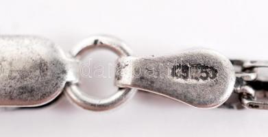 Áttört mintájú ametiszttel díszített ezüst (Ag) medál ezüst láncon, jelzett /
silver pendant with am...